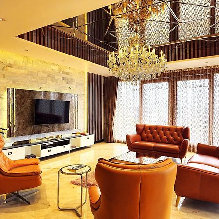 Apartmán The Pentouz On 100 Feet Road Indiranagar - An Urban Luxury Retreat Bengalúr Exteriér fotografie