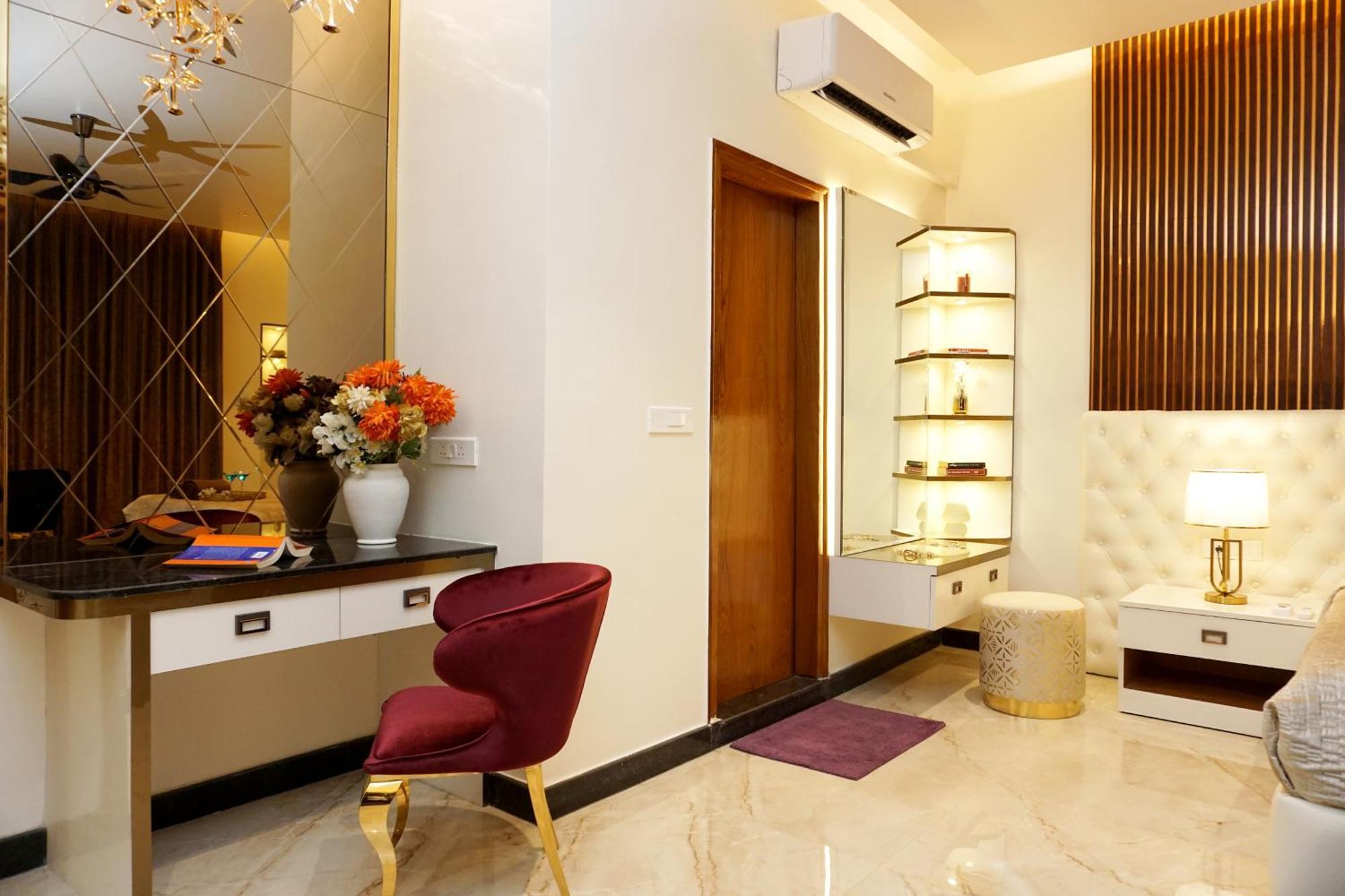 Apartmán The Pentouz On 100 Feet Road Indiranagar - An Urban Luxury Retreat Bengalúr Exteriér fotografie