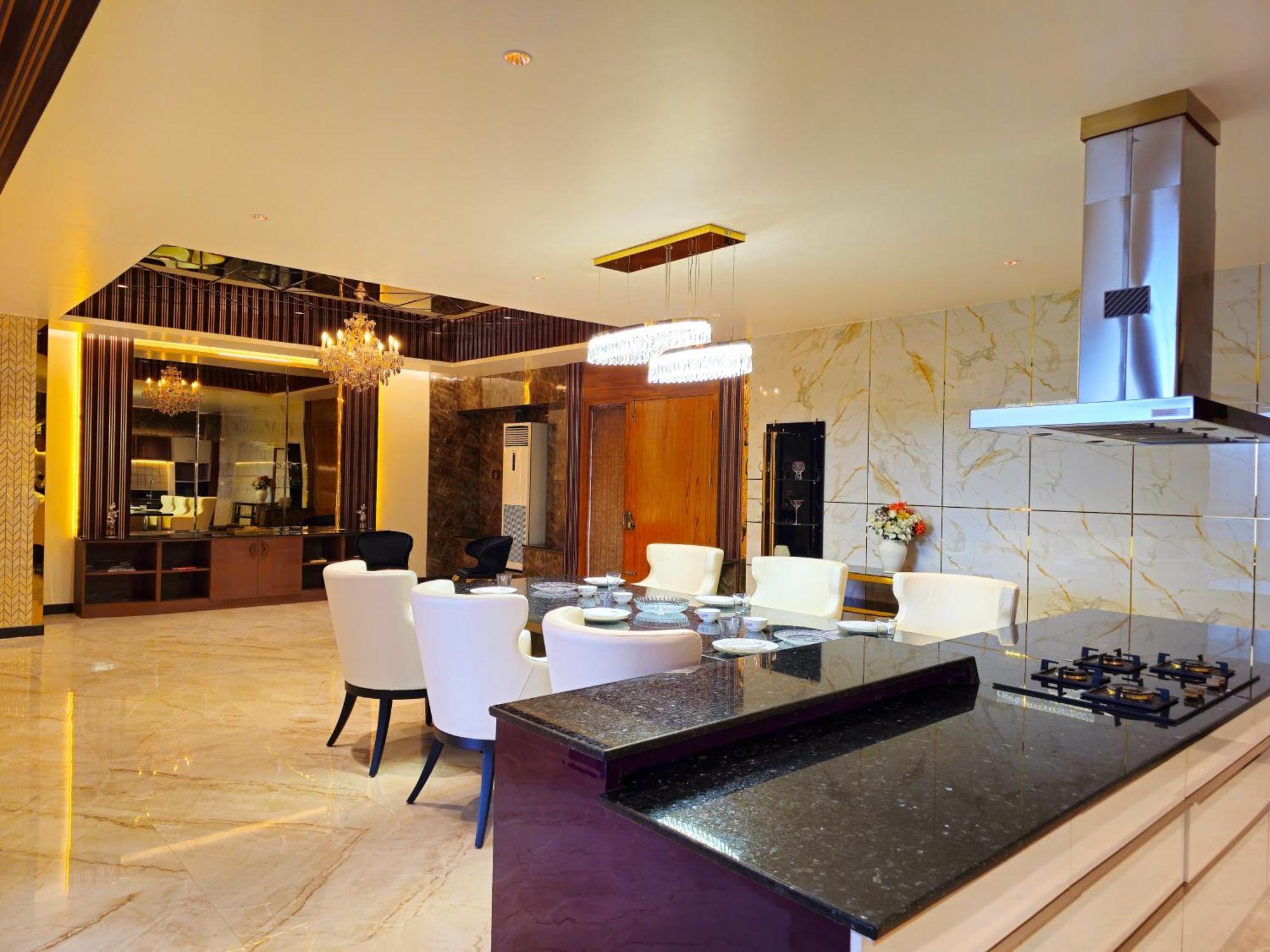 Apartmán The Pentouz On 100 Feet Road Indiranagar - An Urban Luxury Retreat Bengalúr Exteriér fotografie