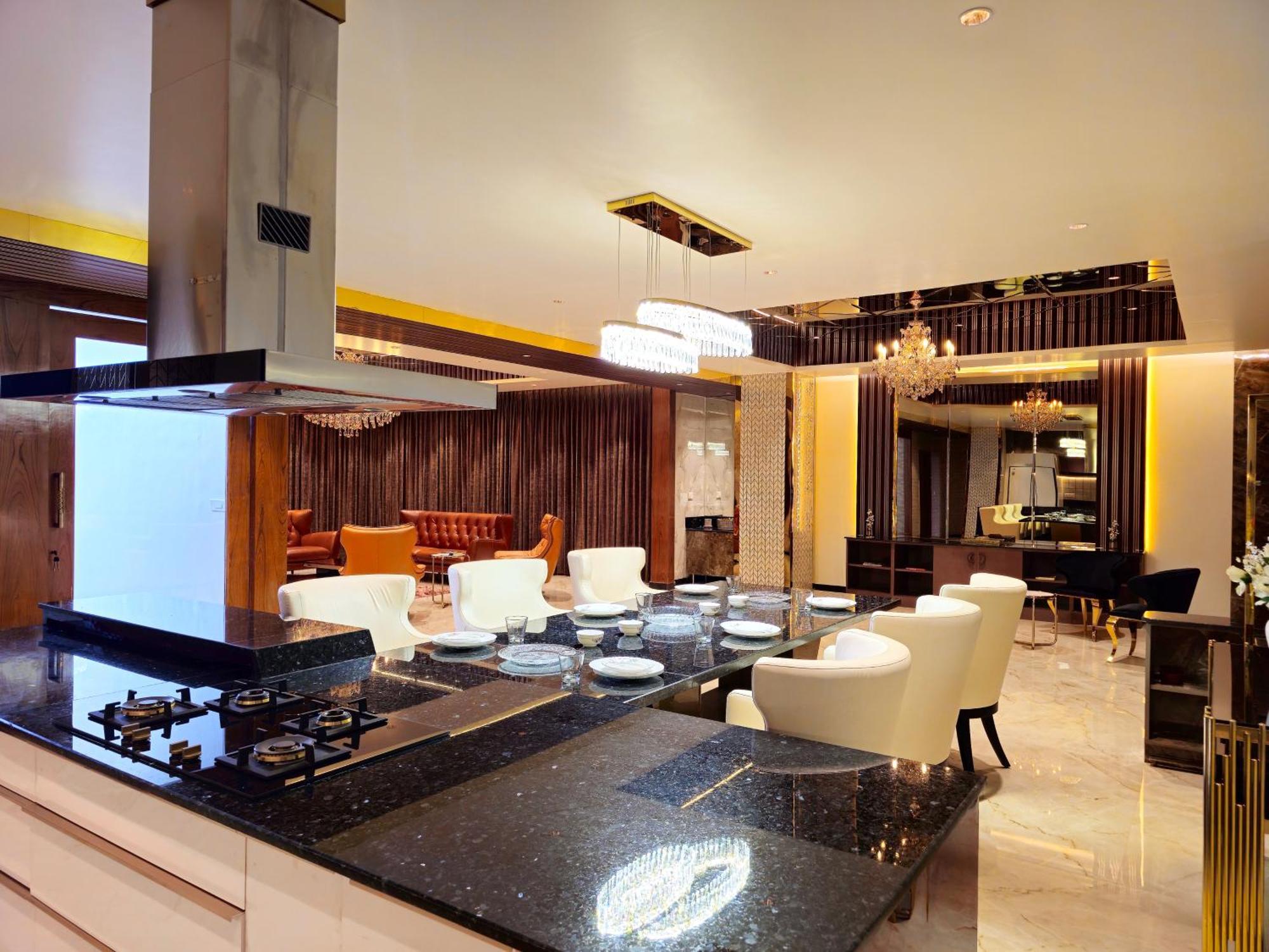 Apartmán The Pentouz On 100 Feet Road Indiranagar - An Urban Luxury Retreat Bengalúr Exteriér fotografie