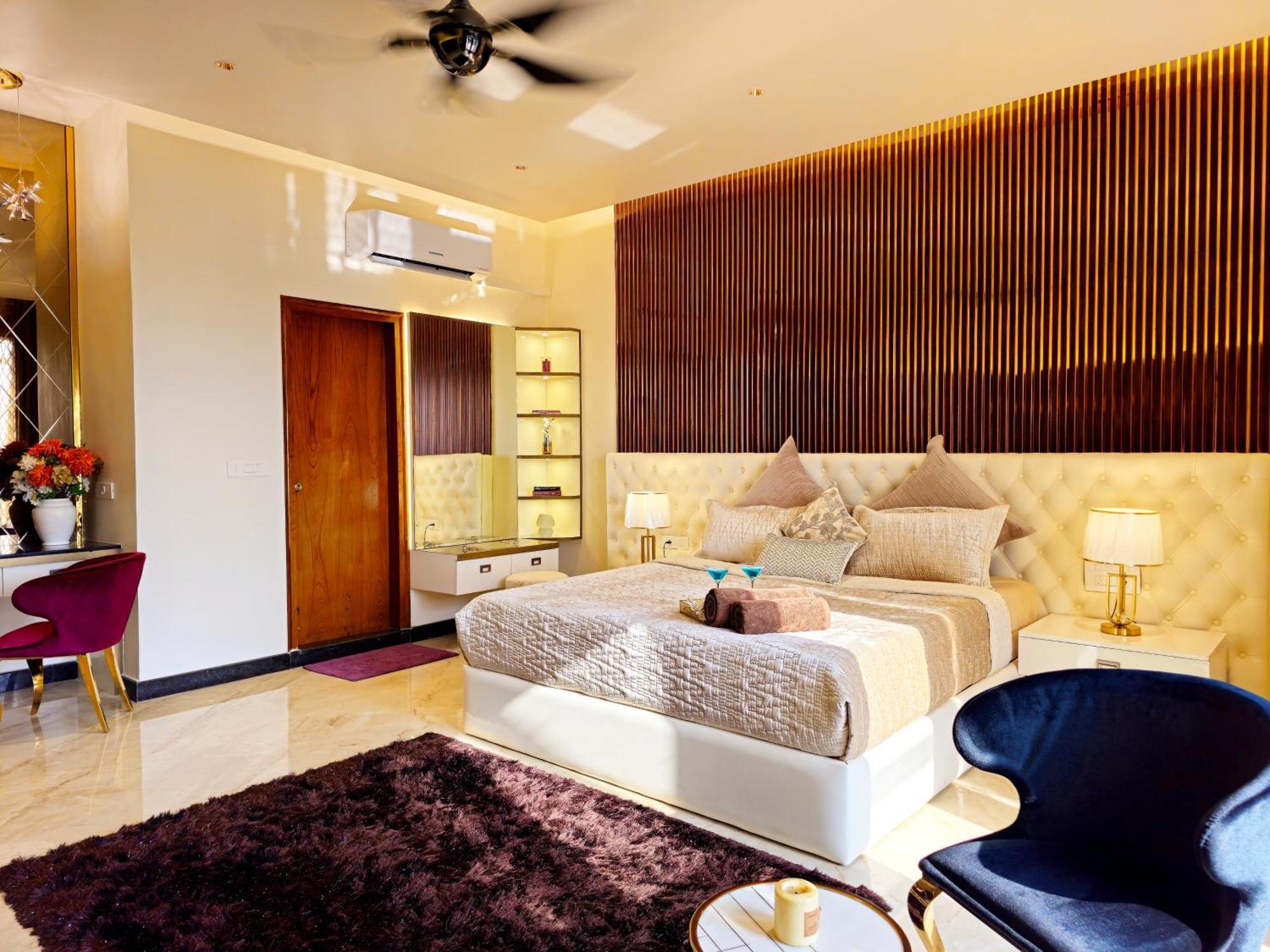 Apartmán The Pentouz On 100 Feet Road Indiranagar - An Urban Luxury Retreat Bengalúr Exteriér fotografie