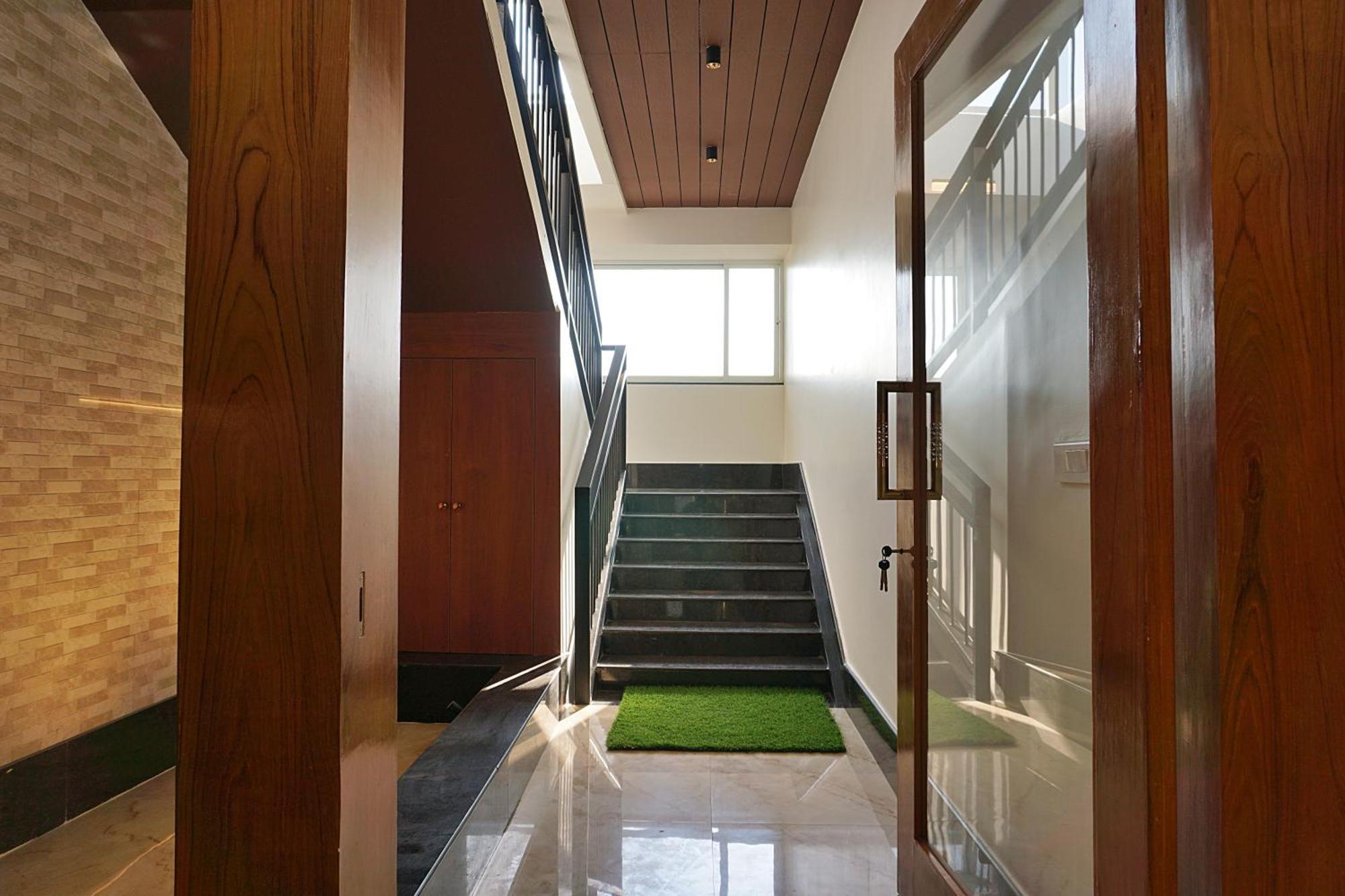 Apartmán The Pentouz On 100 Feet Road Indiranagar - An Urban Luxury Retreat Bengalúr Exteriér fotografie