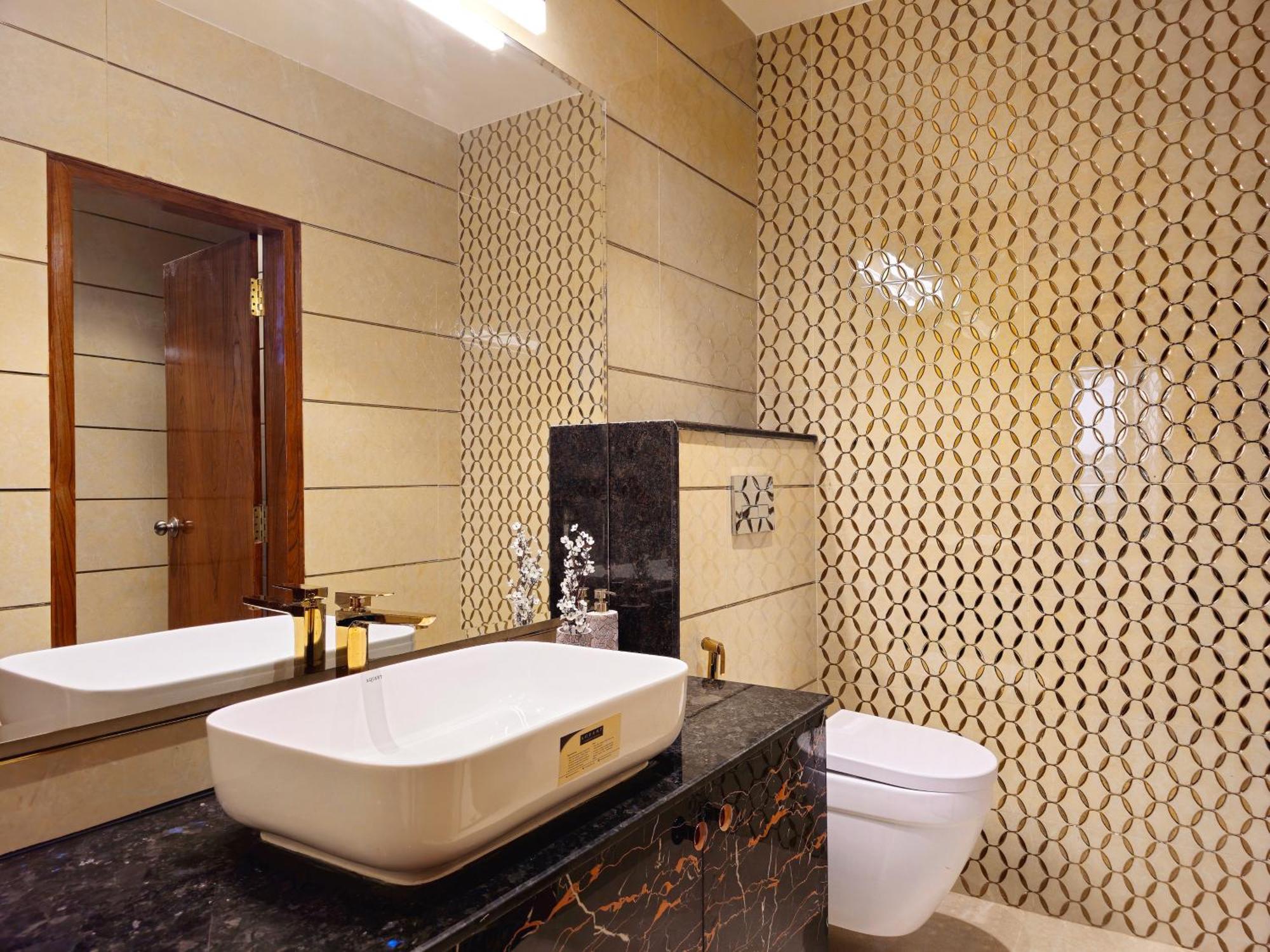 Apartmán The Pentouz On 100 Feet Road Indiranagar - An Urban Luxury Retreat Bengalúr Exteriér fotografie