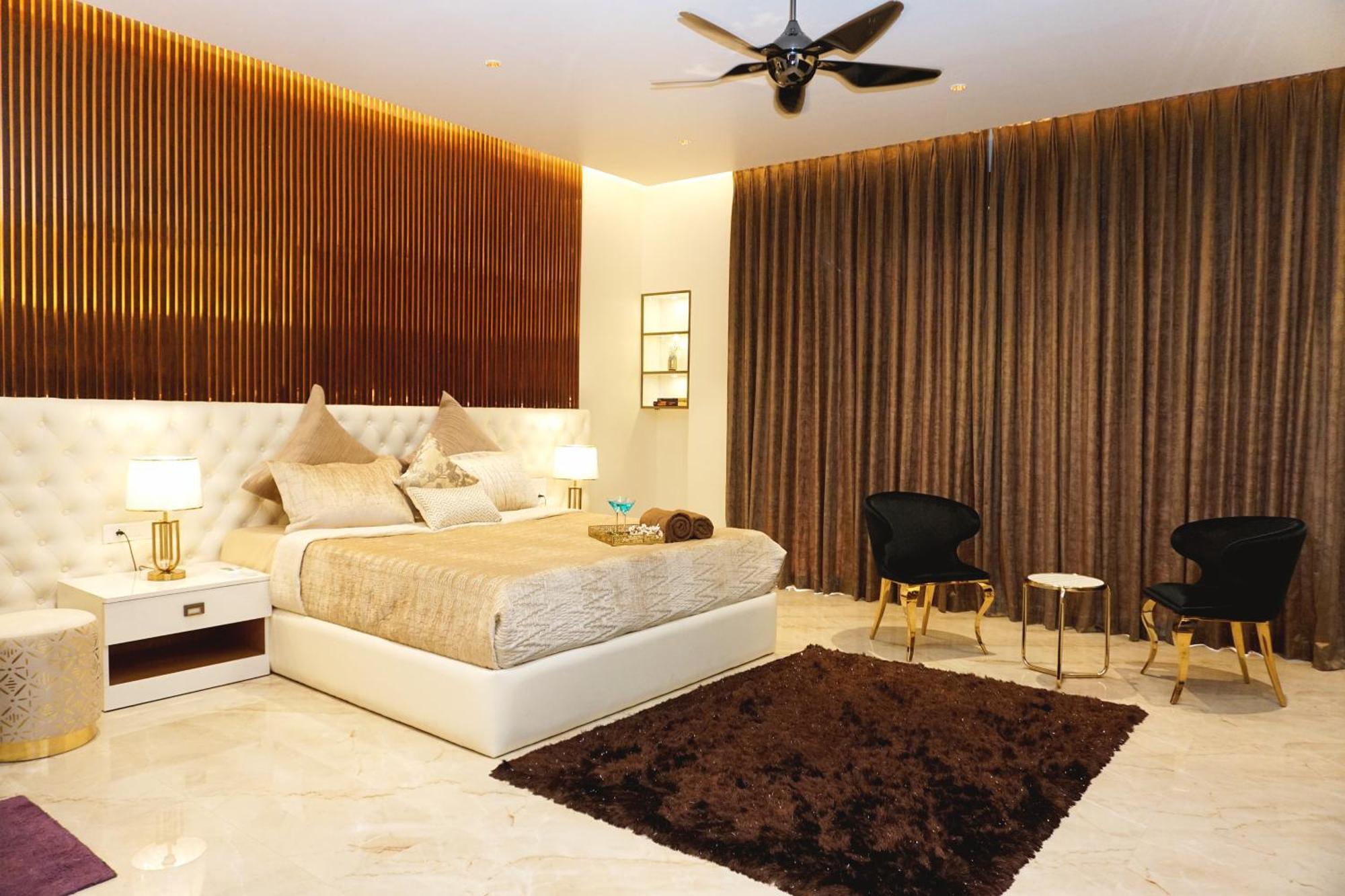 Apartmán The Pentouz On 100 Feet Road Indiranagar - An Urban Luxury Retreat Bengalúr Exteriér fotografie