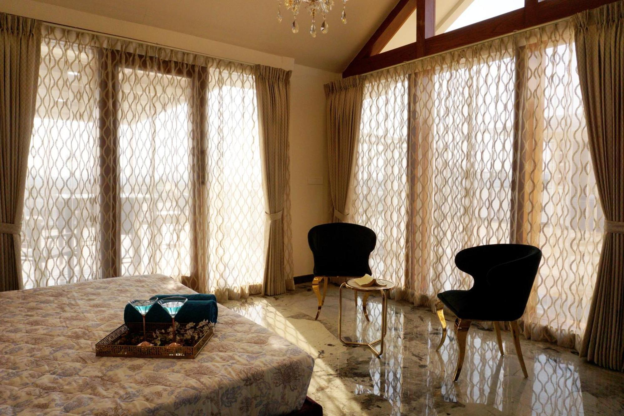 Apartmán The Pentouz On 100 Feet Road Indiranagar - An Urban Luxury Retreat Bengalúr Exteriér fotografie